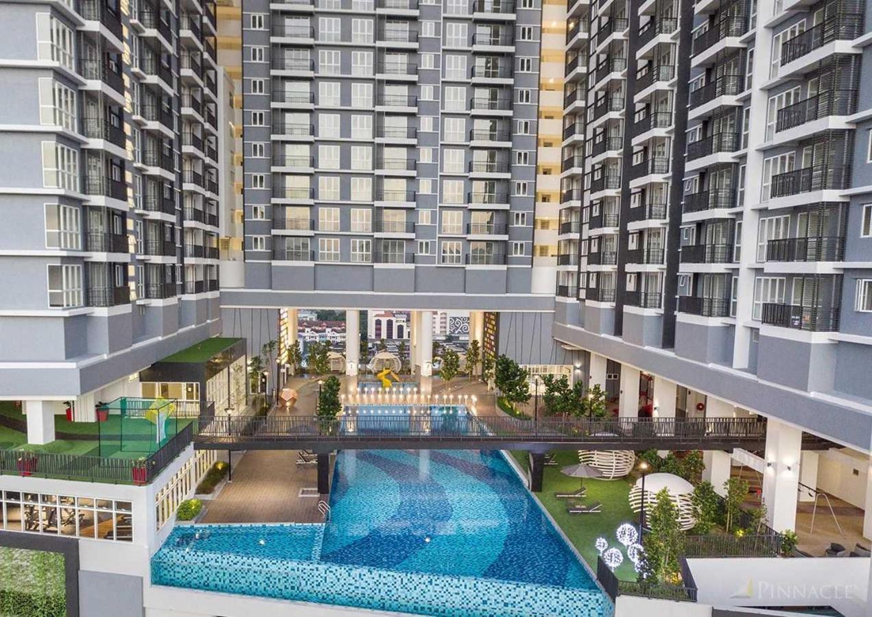 Appartement Serviced In Sri Petaling, *